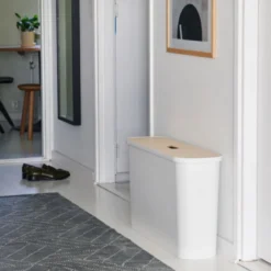 Banc coffre de rangement étroit