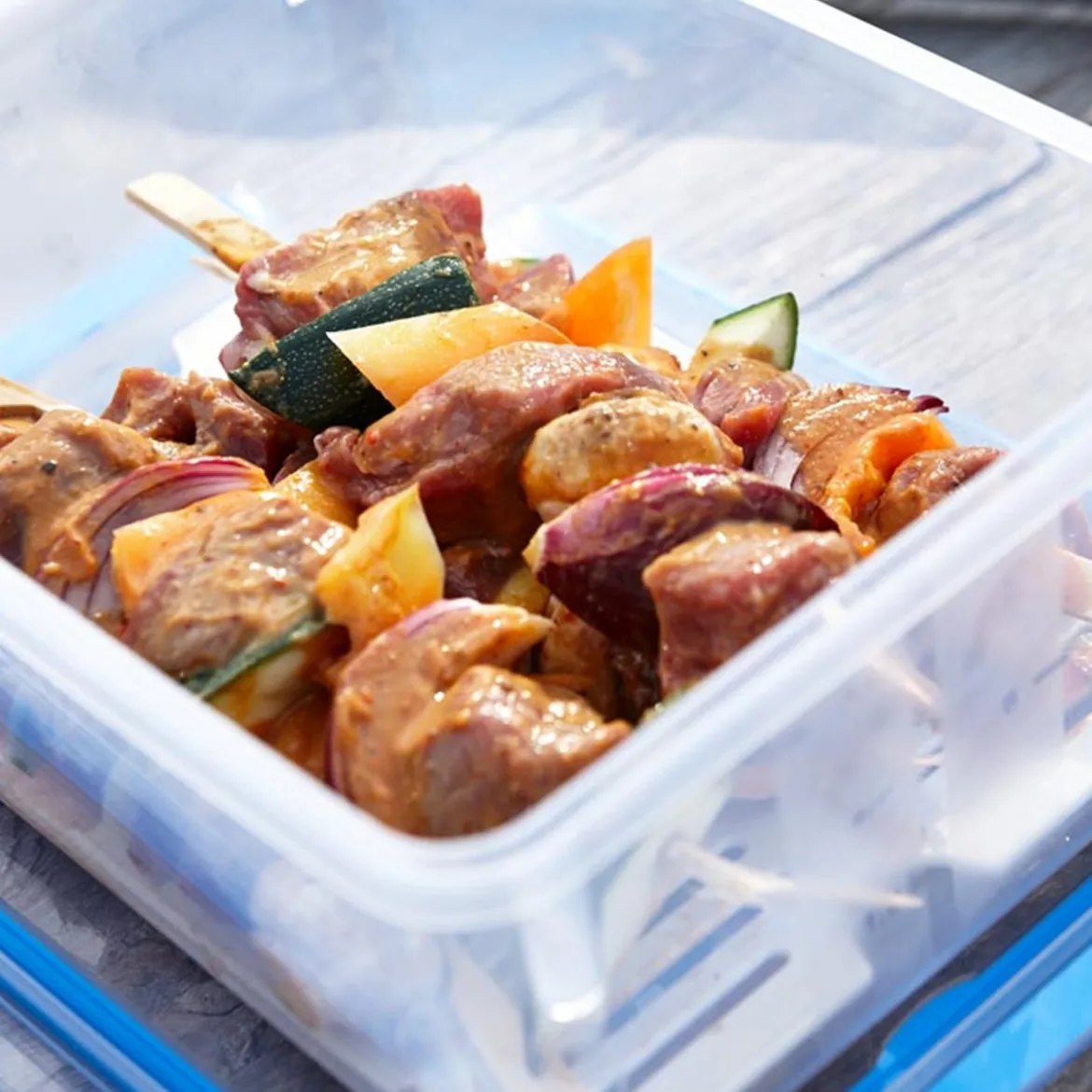 Boîte alimentaire avec égouttoir
