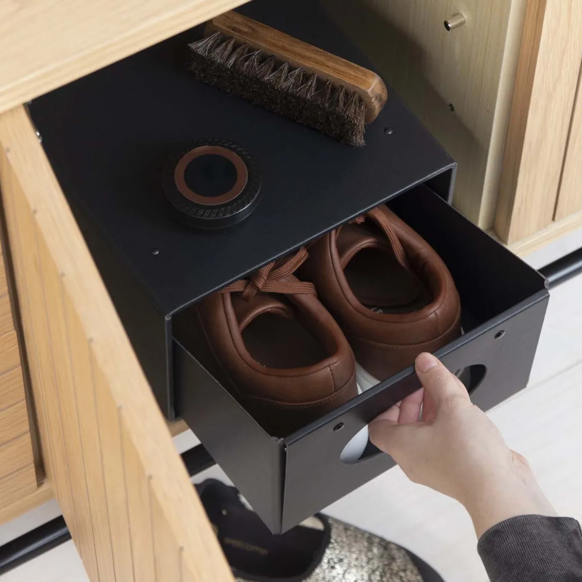 Boîte à chaussures coulissante en carton noir