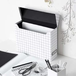 Boîte de classement quadrillée avec étiquette