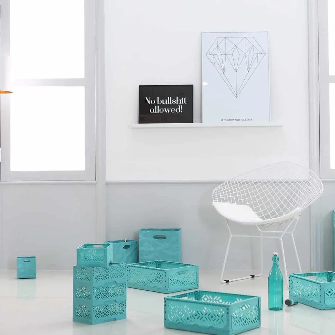 Cagette en plastique turquoise empilable et pliable