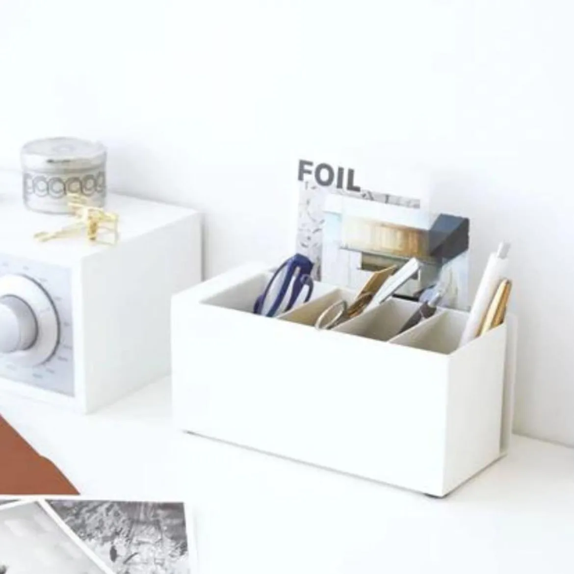 Colonne de rangement crayons