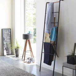 Echelle porte vêtements design