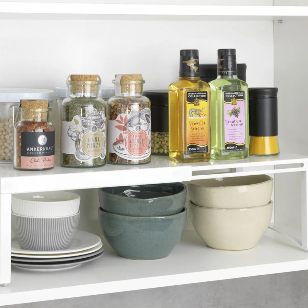 Etagère télescopique pour intérieur de placard