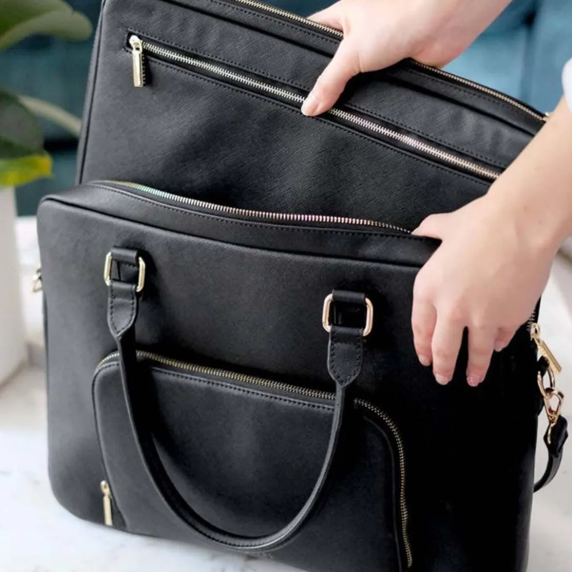 Housse pour ordinateur 15 pouces en simili cuir noir