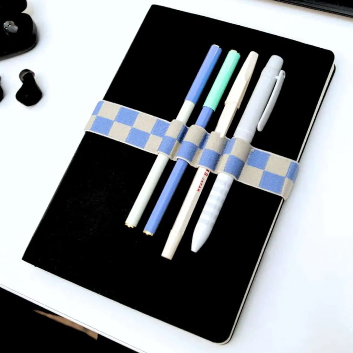 Élastique porte stylos pour cahier A5