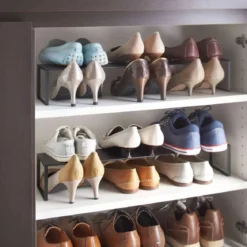 Mini étagère à chaussures pour placard
