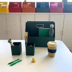 Organisateur de bureau pour mug et ordinateur