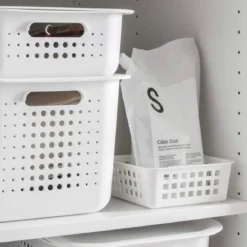 Panier carré pour tiroir de salle de bain en plastique recyclé