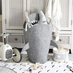 Panier à jouets requin en feutre