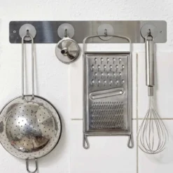 Petite barre magnétique murale en inox avec 6 aimants fins et puissants