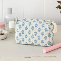 Petite trousse de toilette matelassée