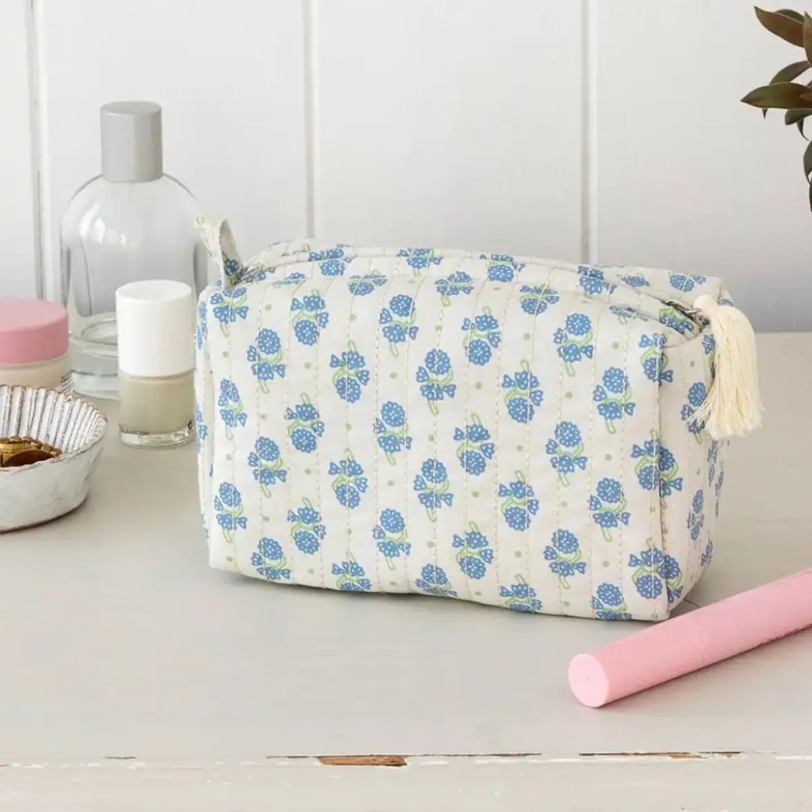Petite trousse de toilette matelassée