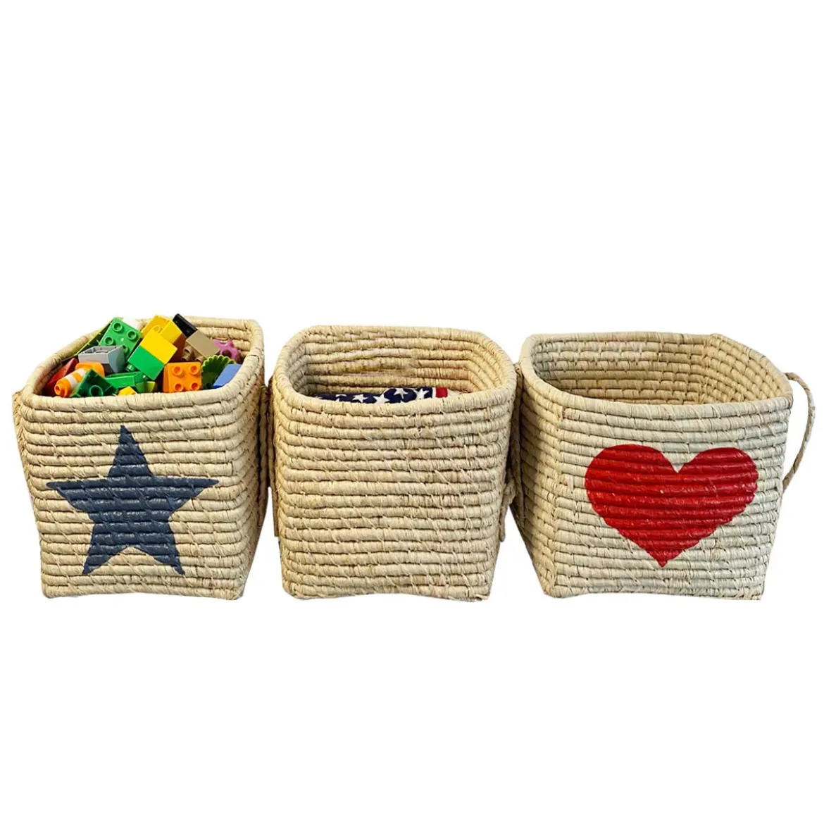 Petit panier cube en raphia avec étoile