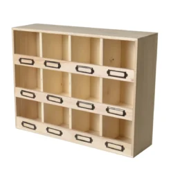 12 petits casiers en bois