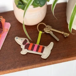 Porte-clés chien saucisse