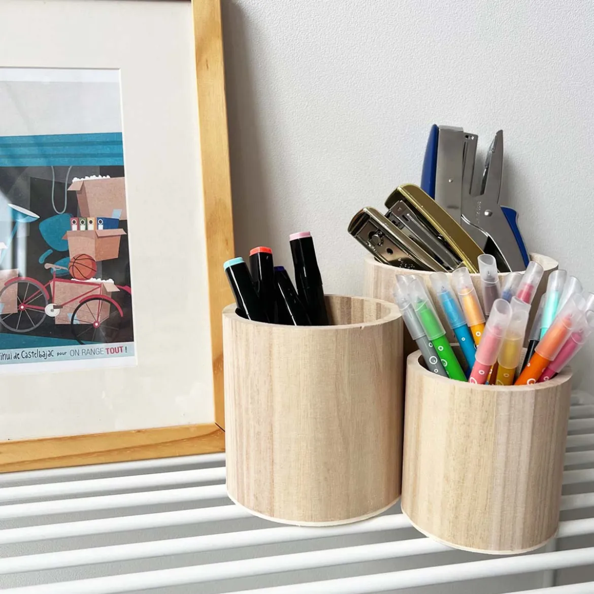 3 pots à crayons ronds en bois