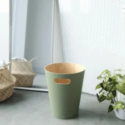 Poubelle de bureau en bois vert sauge