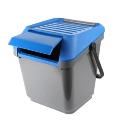 Poubelle de recyclage grise et bleue