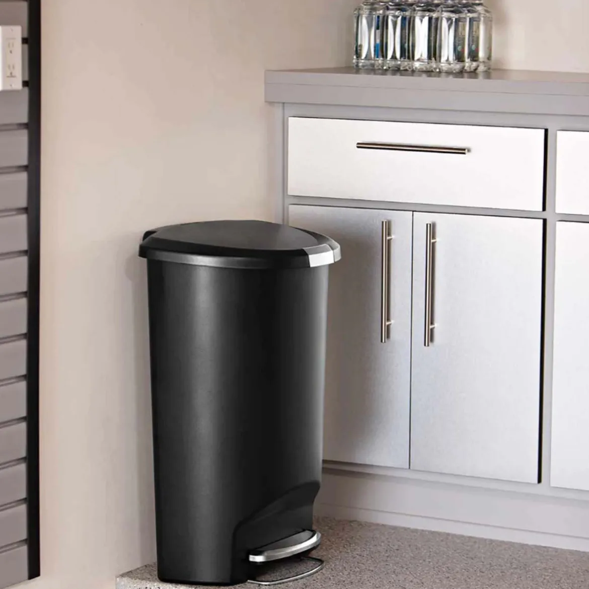 Poubelle noire demi-lune 50 litres - Simple Human
