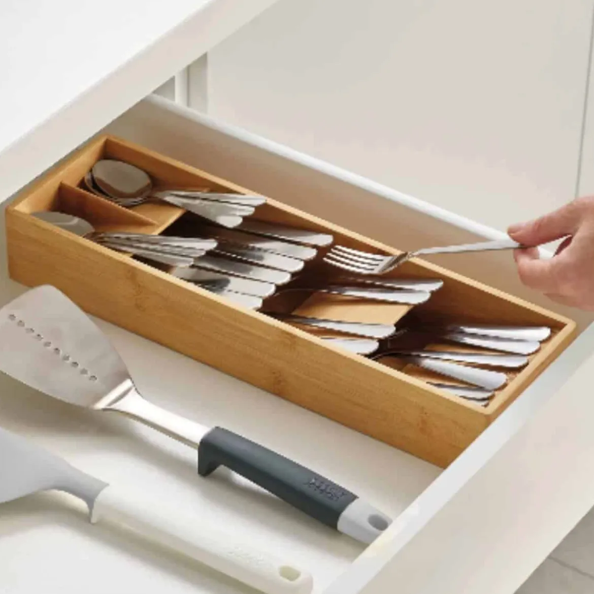 Range-couverts compact en bambou