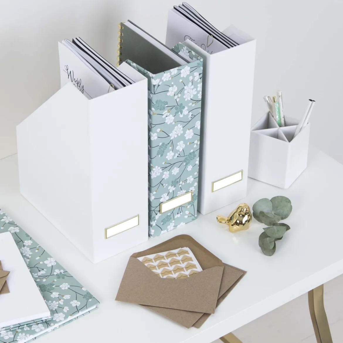 Range dossiers fleurs papier japonais avec étiquette