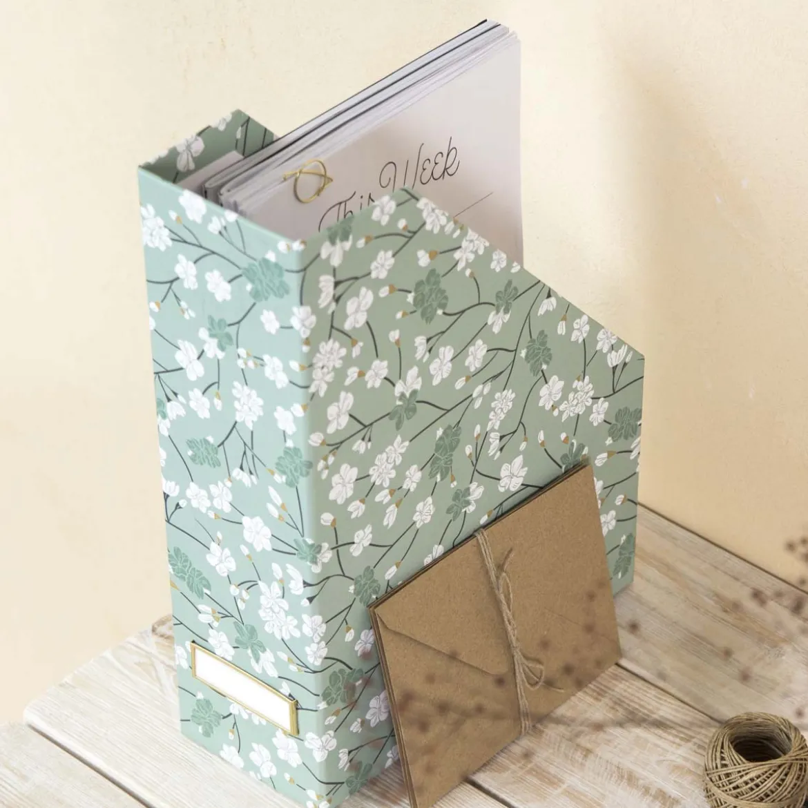 Range dossiers fleurs papier japonais avec étiquette
