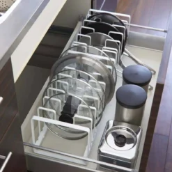 Rangement pour poêles et couvercles de cuisine