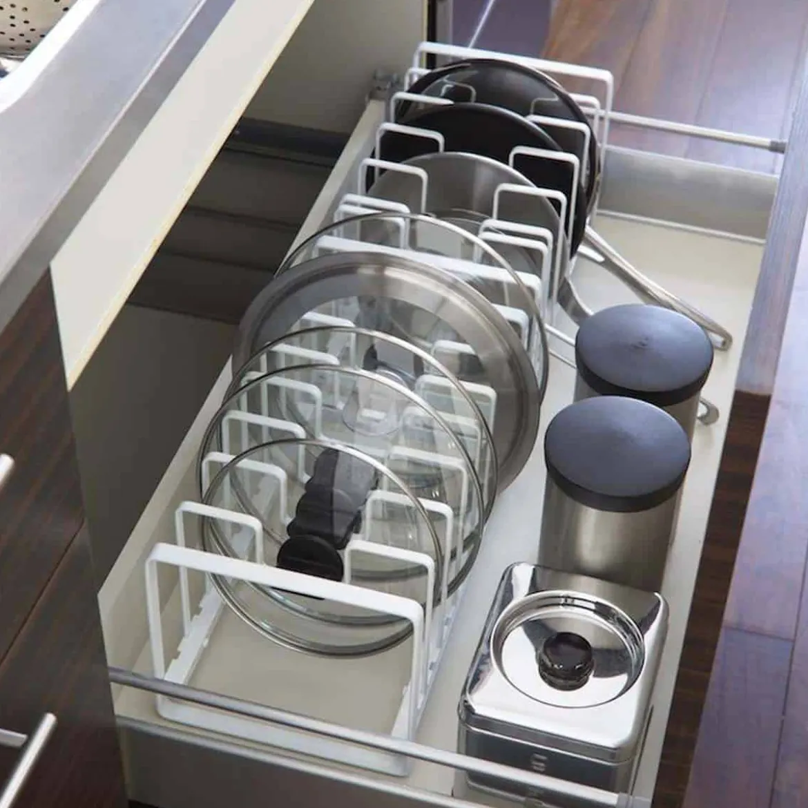 Rangement pour poêles et couvercles de cuisine