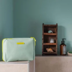 Trousse de toilette compacte