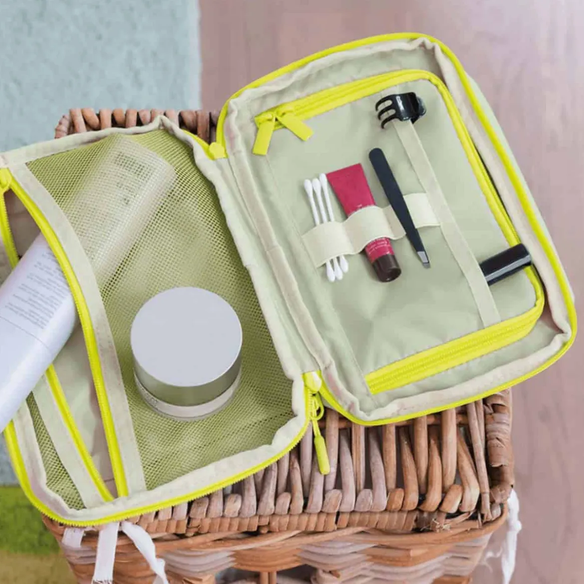 Trousse de toilette compacte