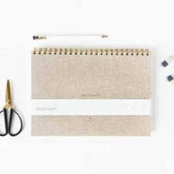 Weekly planner 52 pages